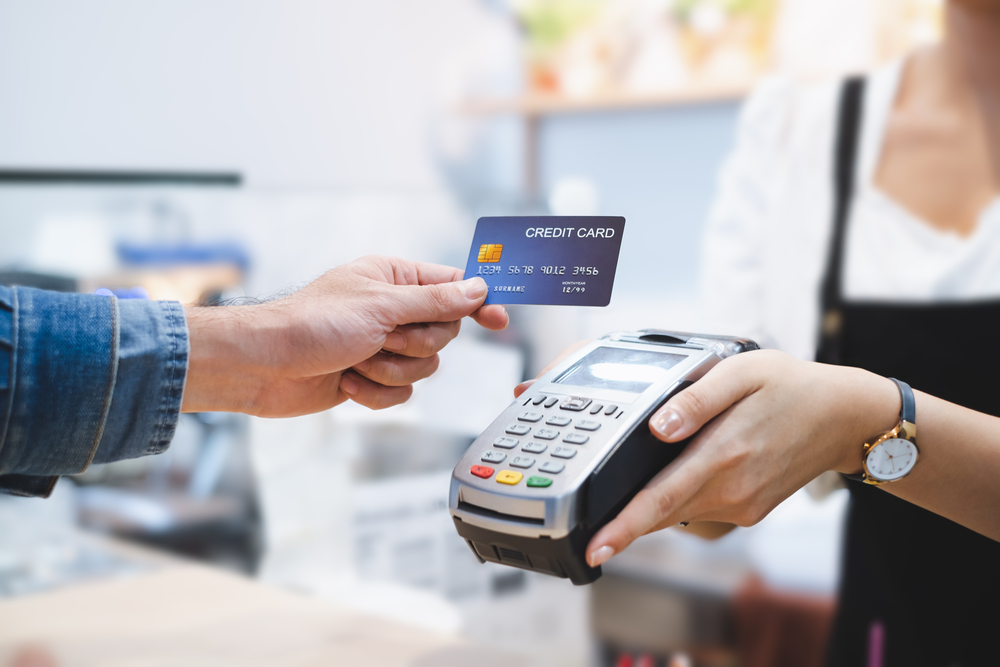 Credit card for payment (© Depositphotos)