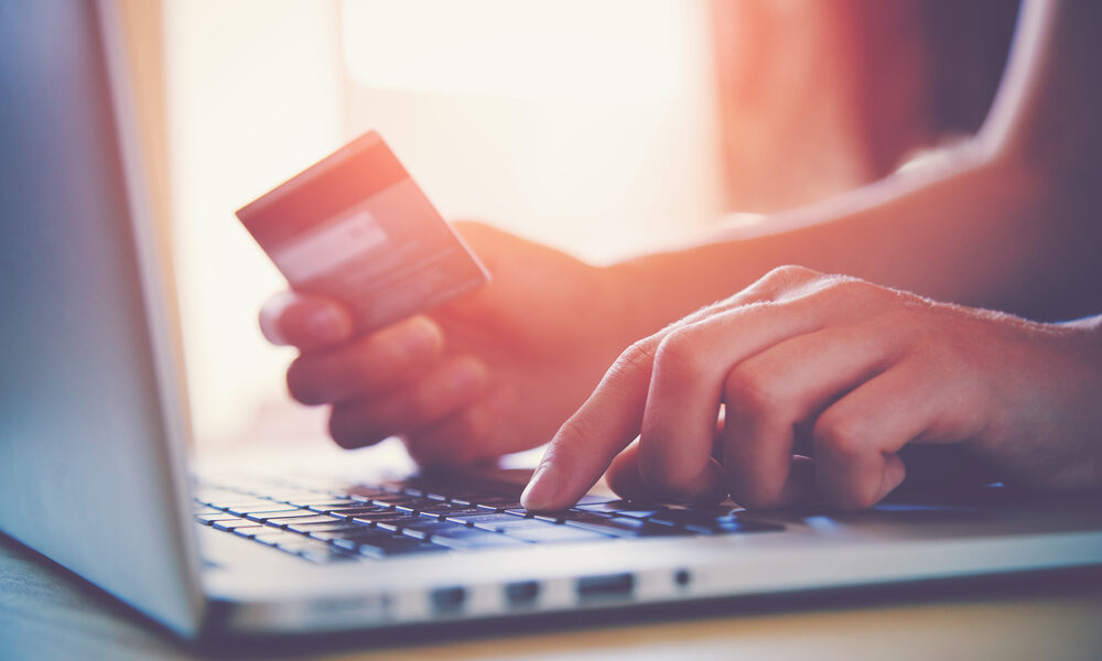 Pagamento online con carta di credito - Akamai API Security, conformità PCI e nuovo standard per la sicurezza delle transazioni online