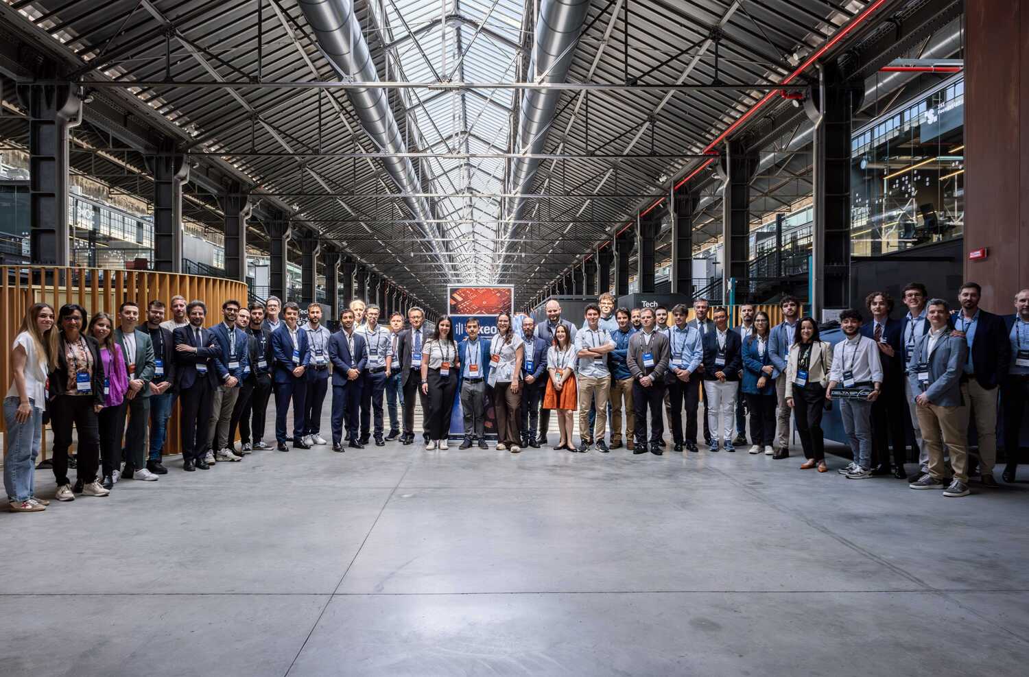 Foto di gruppo alle OGR di Torino - Le OGR di Torino ospitano le startup innovatrici dell'aerospazio con Takeoff 2024